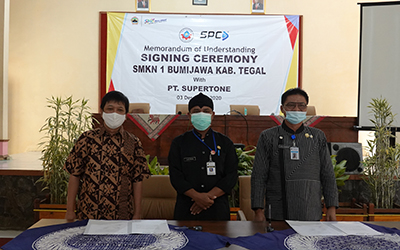 Pelaksanaan Proyek Pengembangan Sekolah Kelas Industri